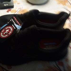 Women's scheckers non slip sneakers size 6.5